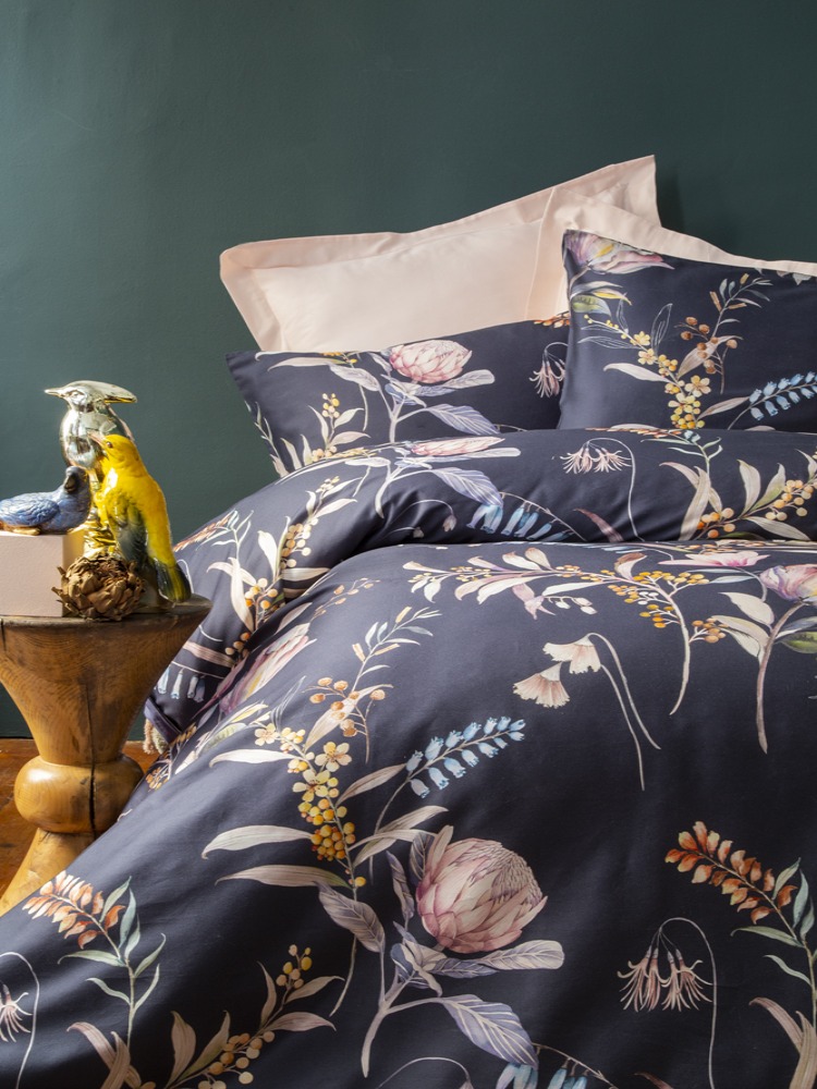 Productfoto IssimoHome Bloemen dekbedovertrek Protea met kussensloop